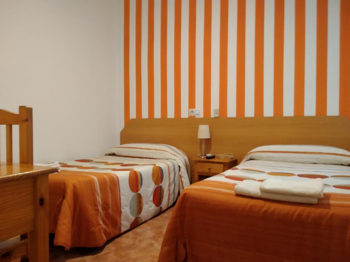 Pension Dominguez Madrid Buitenkant foto