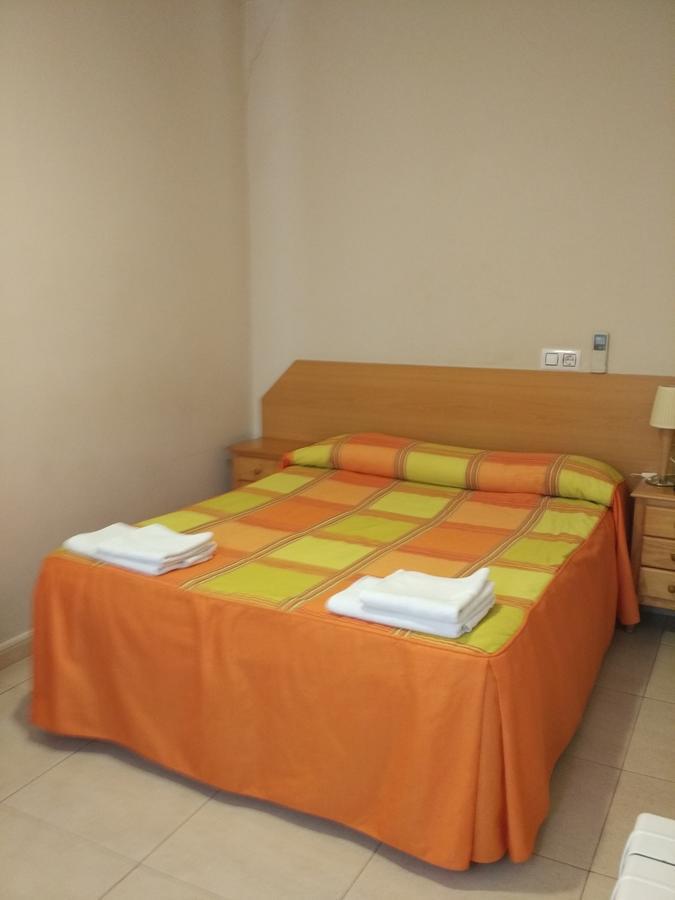 Pension Dominguez Madrid Buitenkant foto