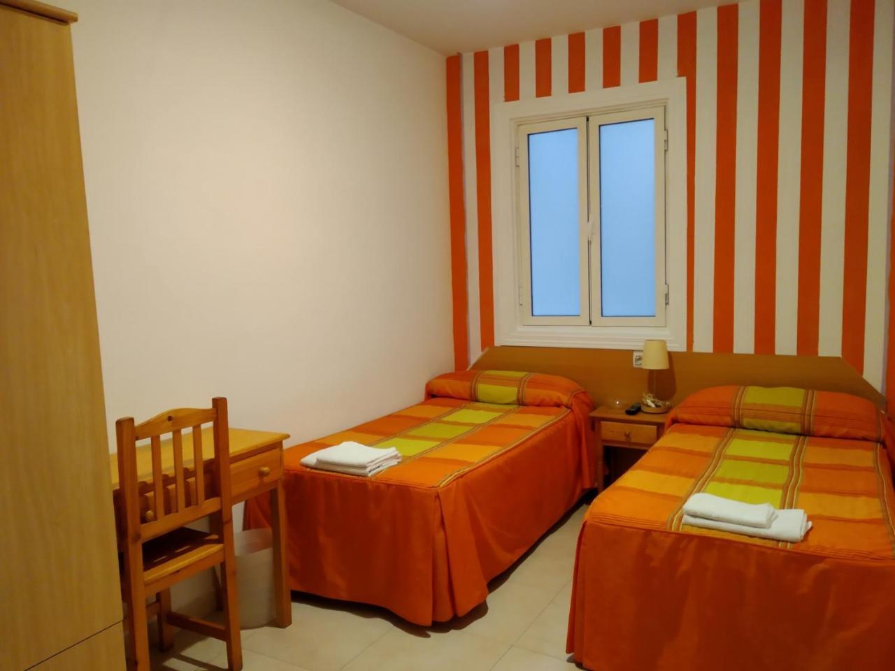 Pension Dominguez Madrid Buitenkant foto