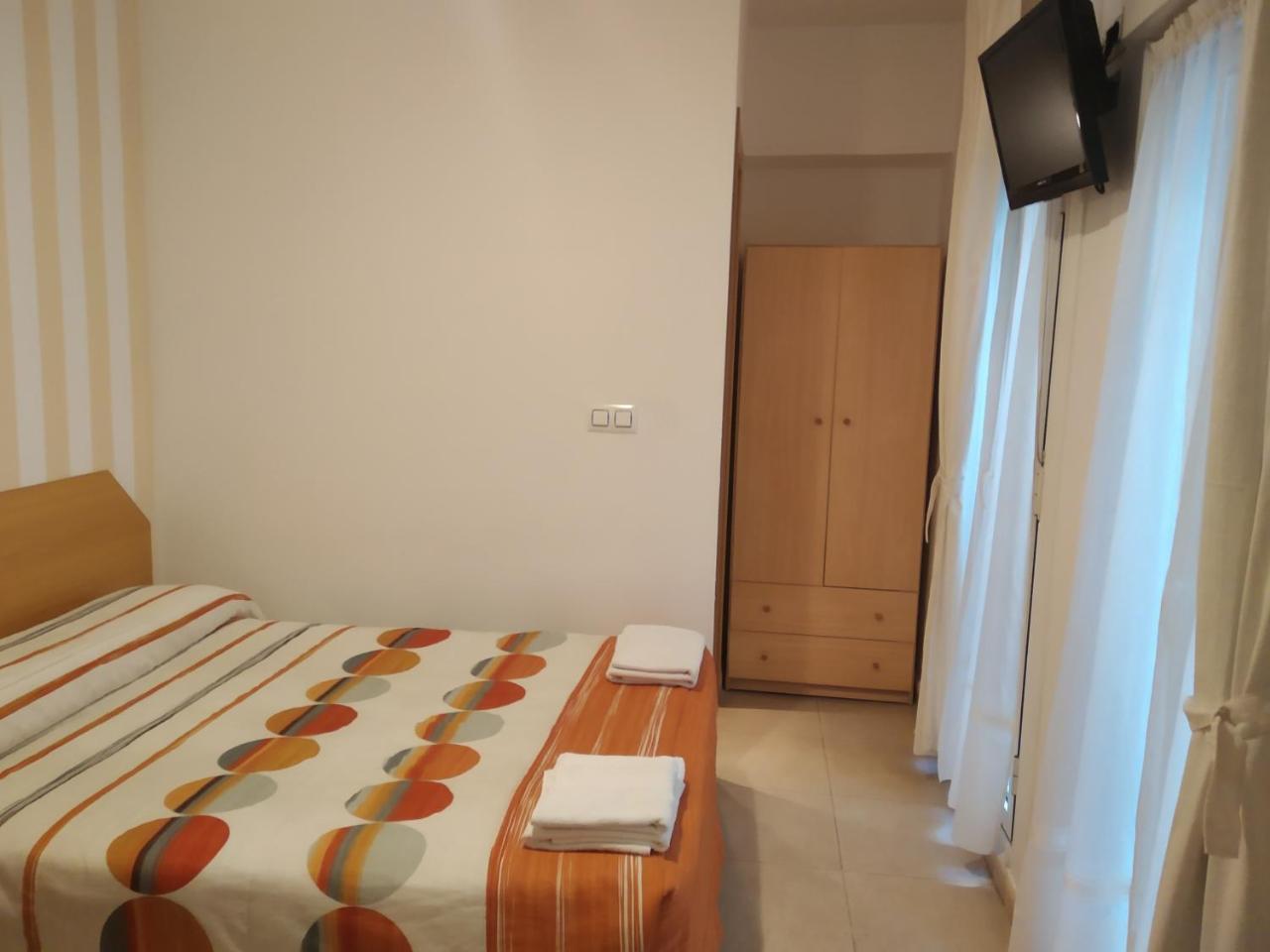 Pension Dominguez Madrid Buitenkant foto