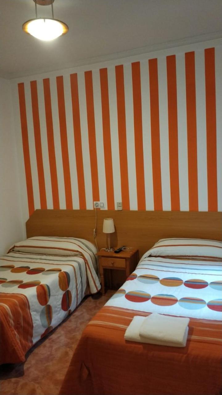 Pension Dominguez Madrid Buitenkant foto
