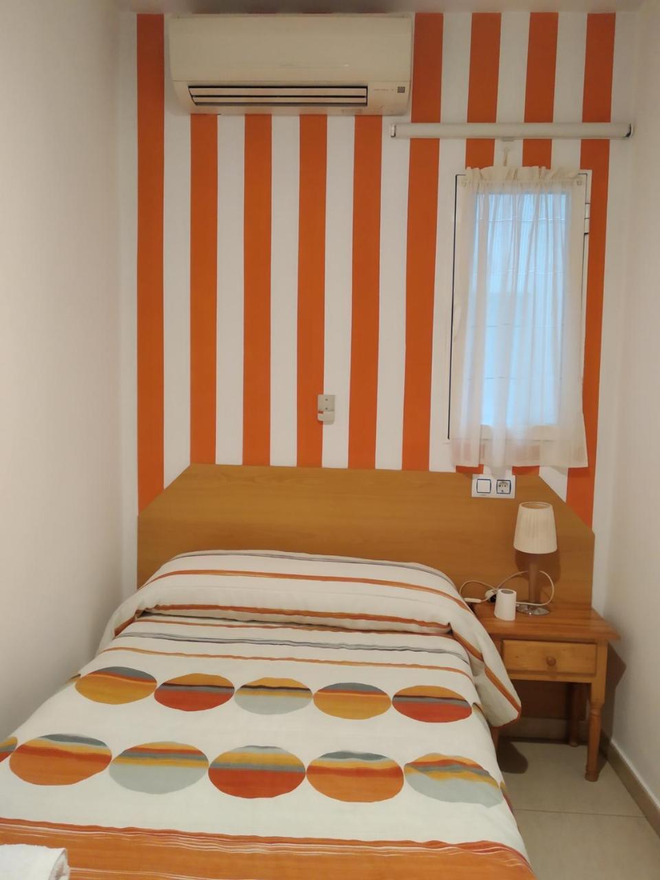 Pension Dominguez Madrid Buitenkant foto